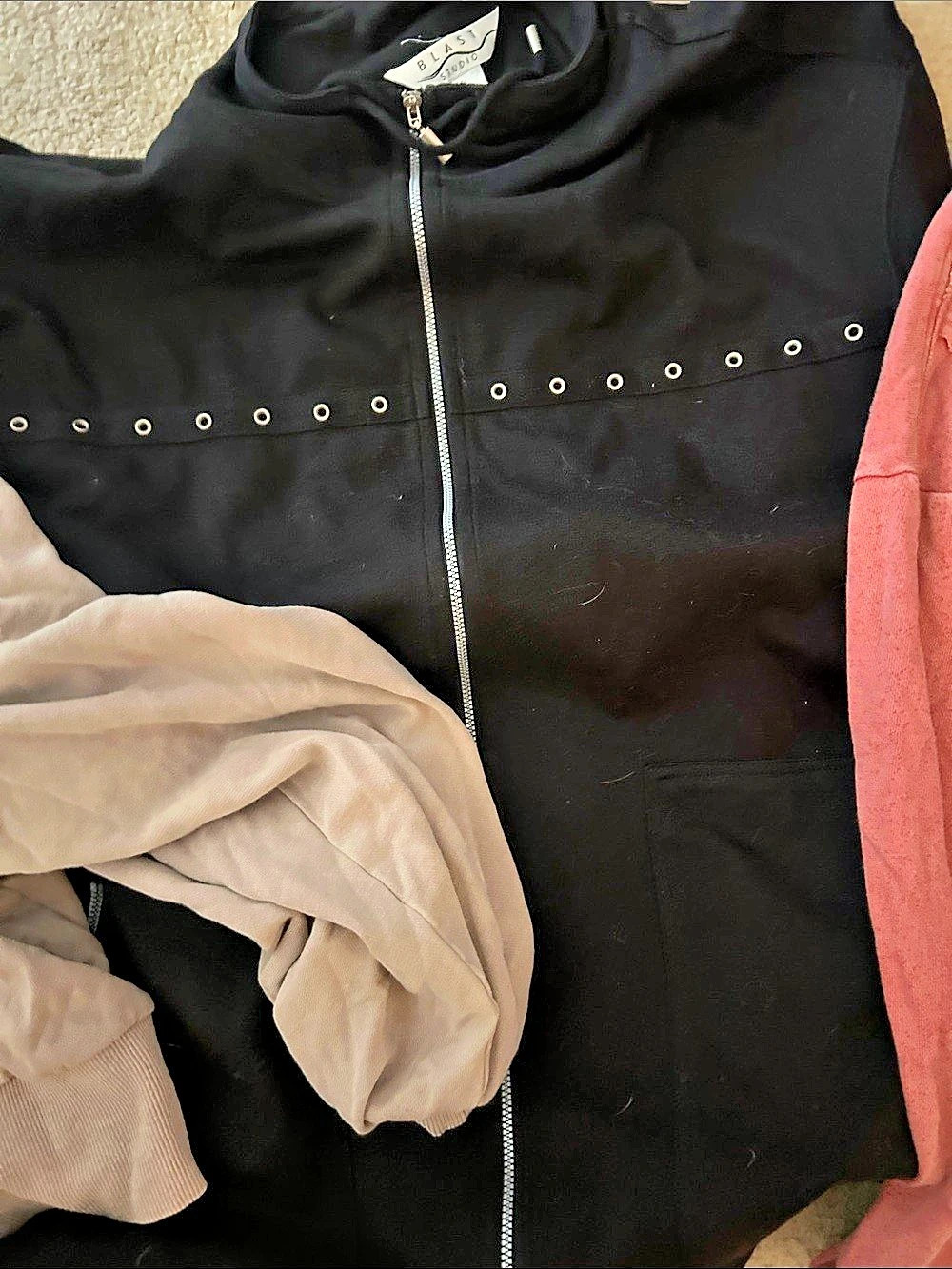 Blast Zip Front Hooded Top Bundle in Black & Red